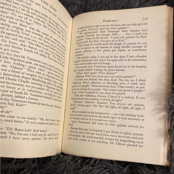 “Three Came Home” Vintage book - Picture 7 of 8